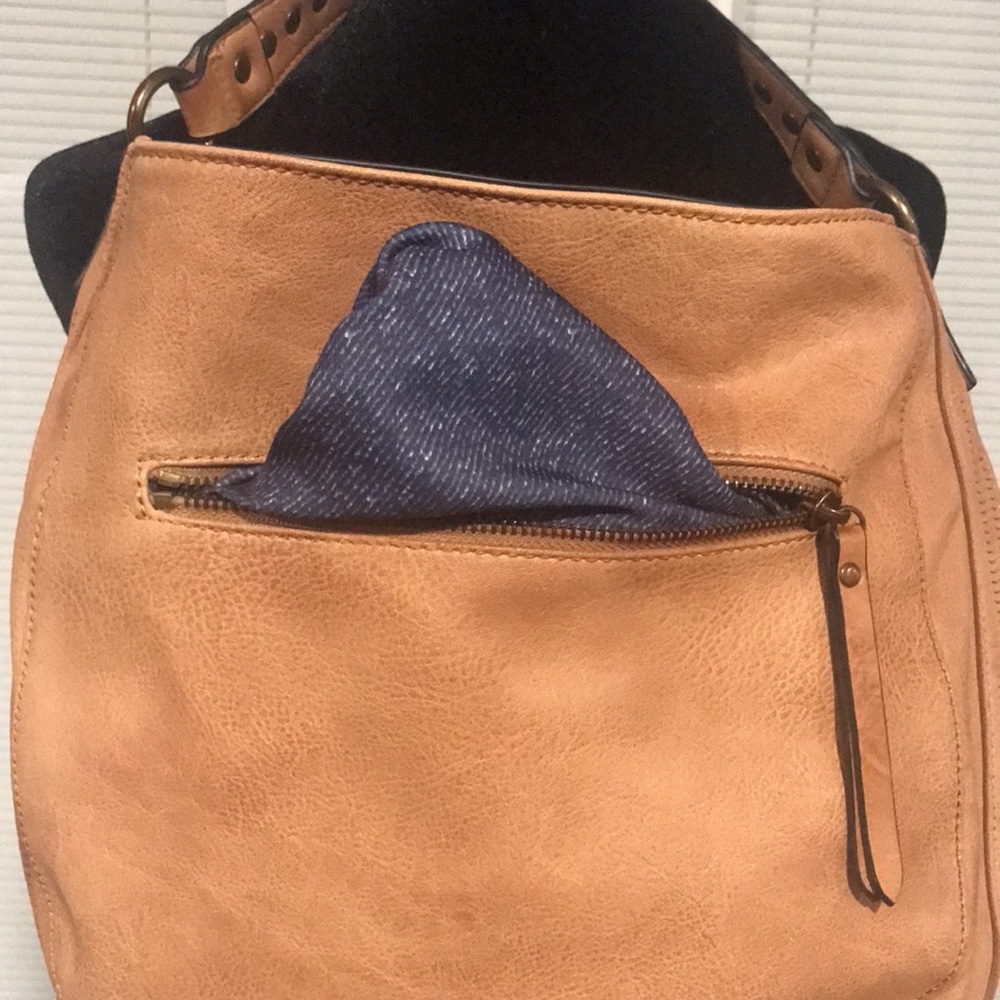 Moda Luxe Hobo CrossbodyHand Bag - Picture 11 of 15